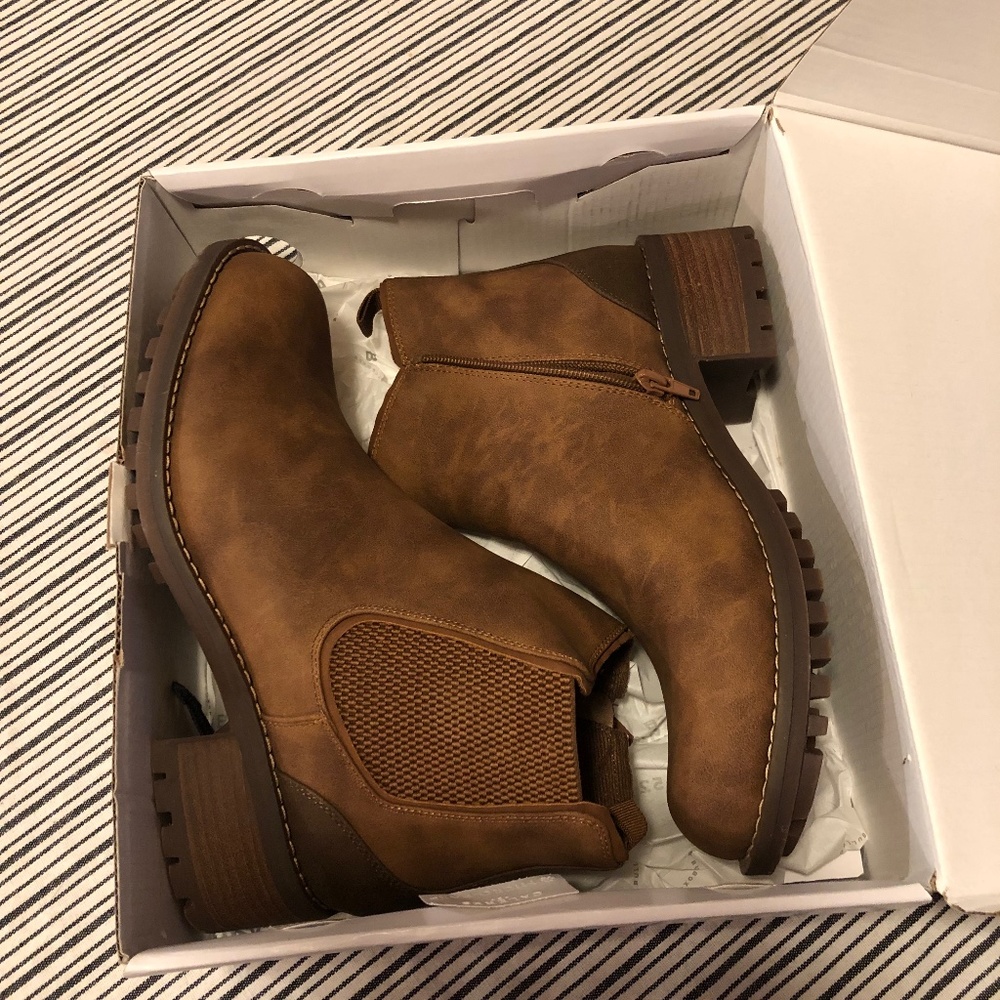 NEW in box B-52 Brown Ankle Boots